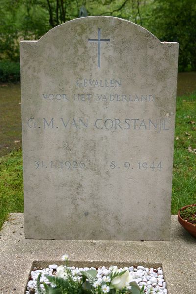 Nederlandse Oorlogsgraven R.K. Begraafplaats #3
