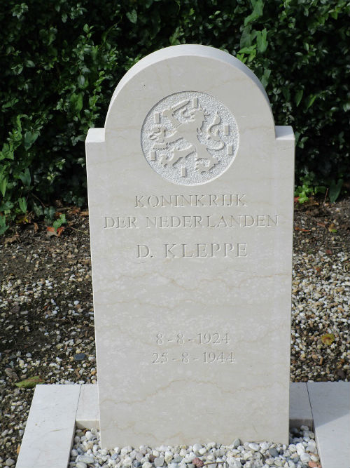 Nederlandse Oorlogsgraven Heukelum #5