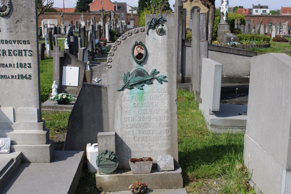 Belgische Oorlogsgraven Humbeek #2