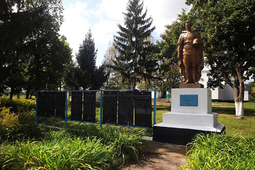 Sovjet Oorlogsbegraafplaats Tyshkivka #2