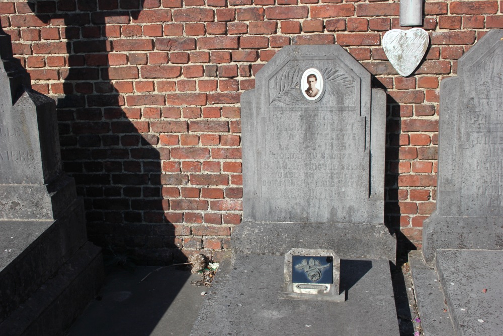 Belgische Oorlogsgraven Cambron-Casteau	 #2