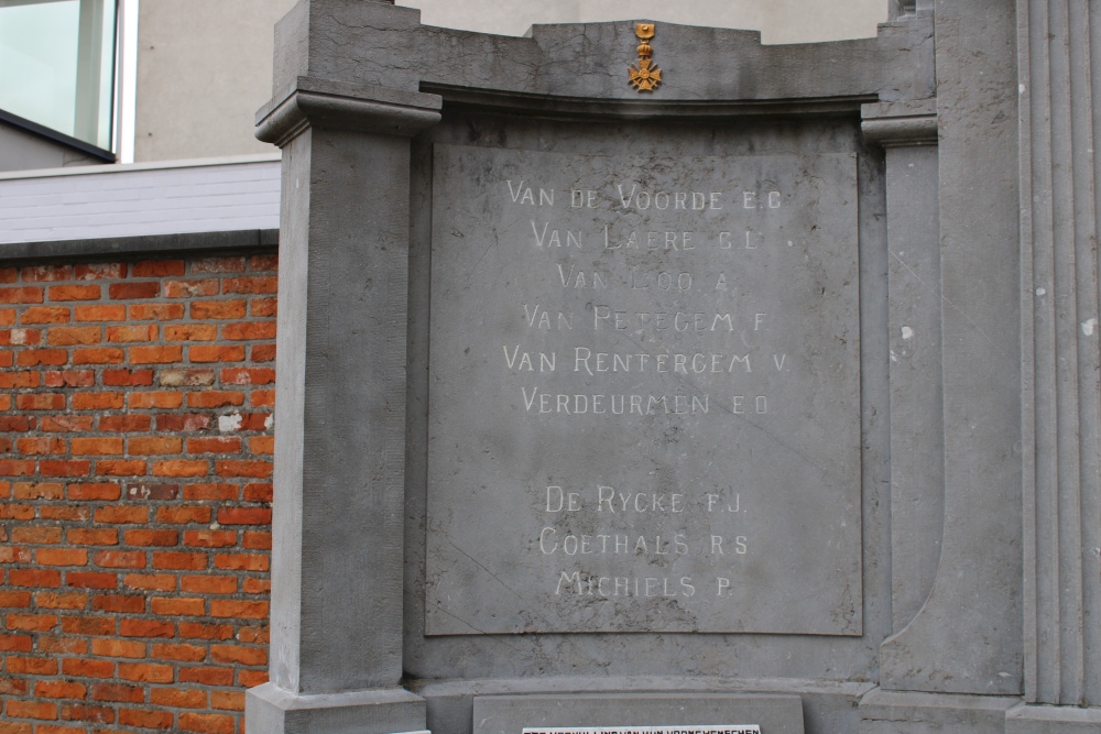 War Memorial Wachtebeke #3