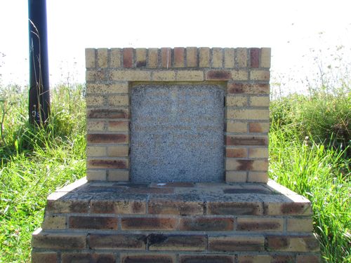 Monument Eerste Bailey Brug Bnouville #1