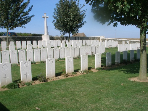 Commonwealth War Cemetery Hillside