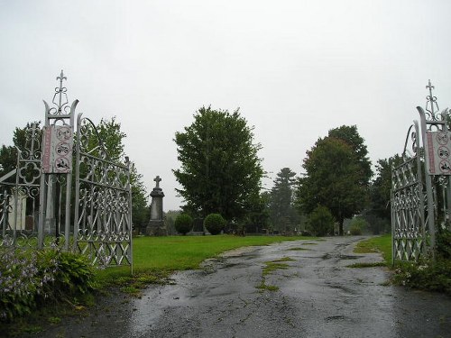 Commonwealth War Graves Pierreville Roman Catholic Cemetery #1