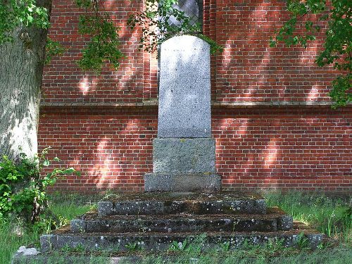 Oorlogsmonument Redlin #1