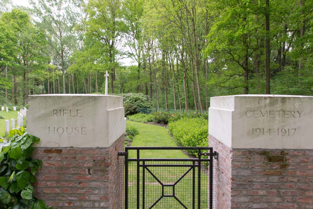 Commonwealth War Cemetery Rifle House