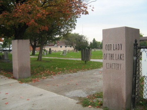 Oorlogsgraf van het Gemenebest Our Lady of the Lake Roman Catholic Cemetery #1