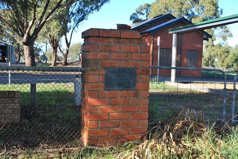 War Memorial Gates Mayrung #2