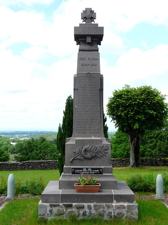 War Memorial Saint-Bonnet-de-Salers #1