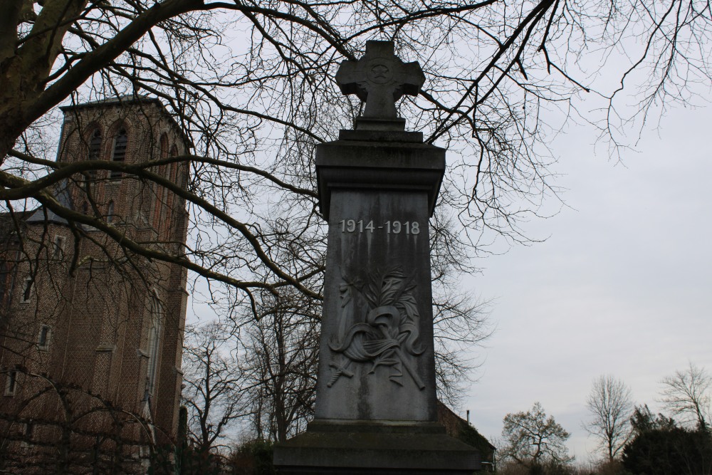 War Memorial Kapellen #2