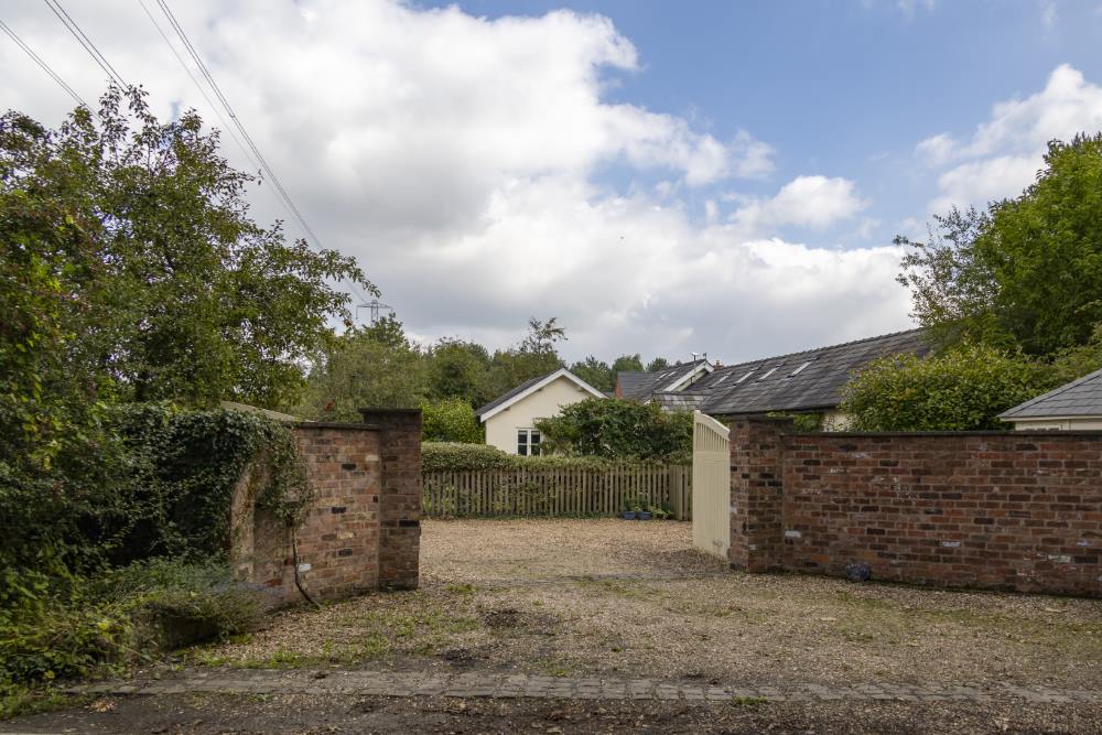 SOE Establishment - STS 51a: Dunham House #1