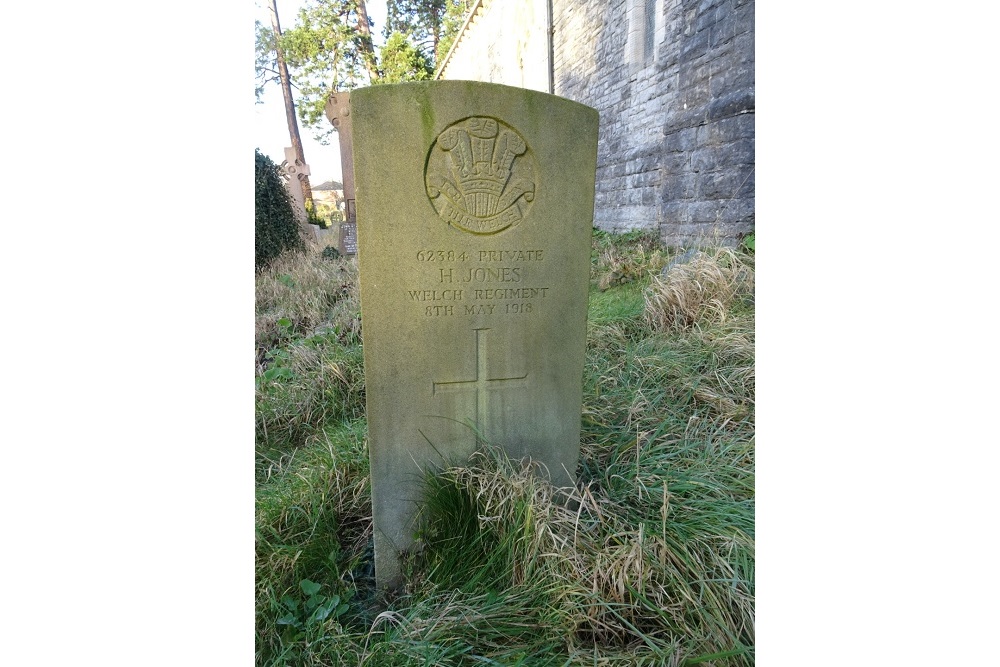 Oorlogsgraven van het Gemenebest St. Dochdwy Churchyard #1