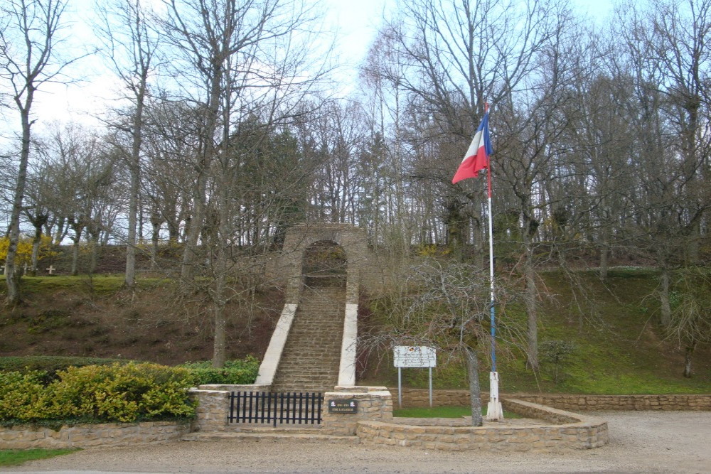 French War Cemetery Ethe Laclaireau