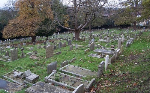 Commonwealth War Graves All Saints Churchyard Extension