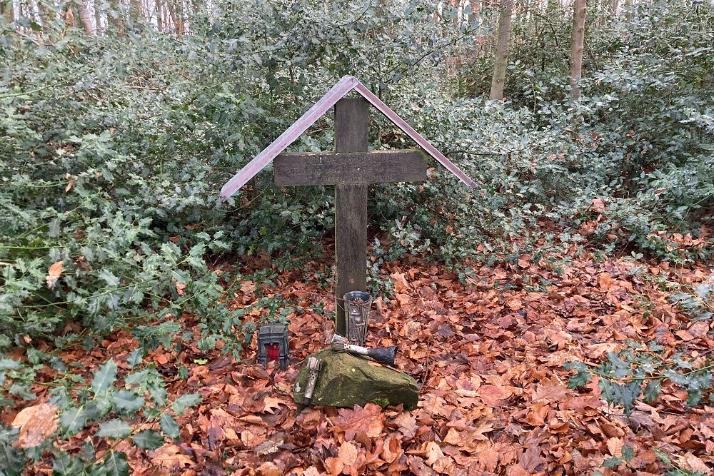 Memorial Cross Edgar Brunnenau