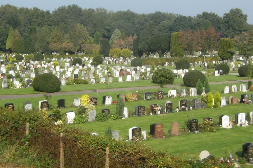 Commonwealth War Graves Snell Hatch Burial Ground