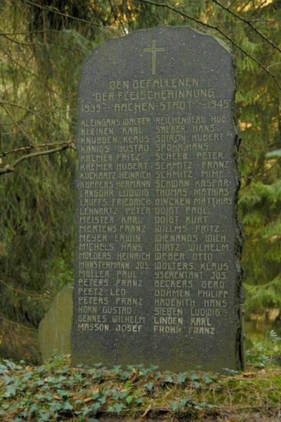 Oorlogsmonument Slagersgilde Aken #4