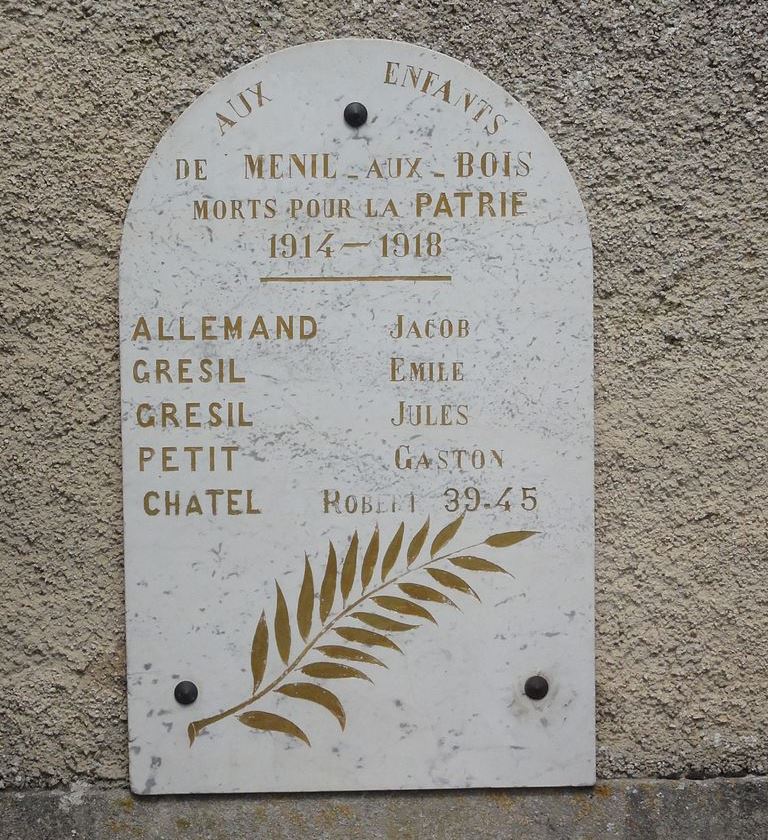 Oorlogsmonument Ménil-aux-Bois #1