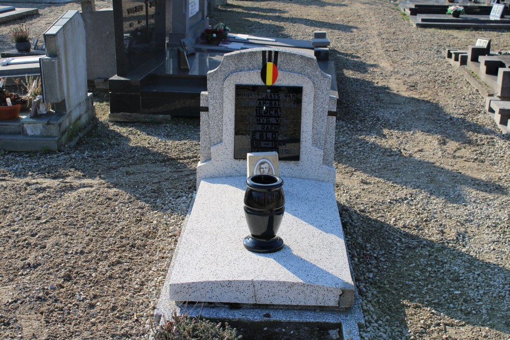 Belgian Graves Veterans Stekene Hellestraat #1