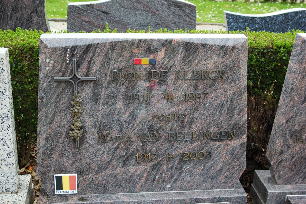 Belgian Graves Veterans Pamel New Cemetery #1