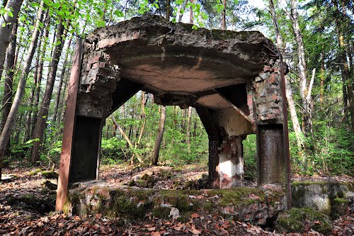 Remains UKW Drehfunkfeueranlage FuSAn 724/725 