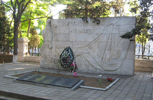 Sovjet Oorlogsgraven Kommunar Begraafplaats #2