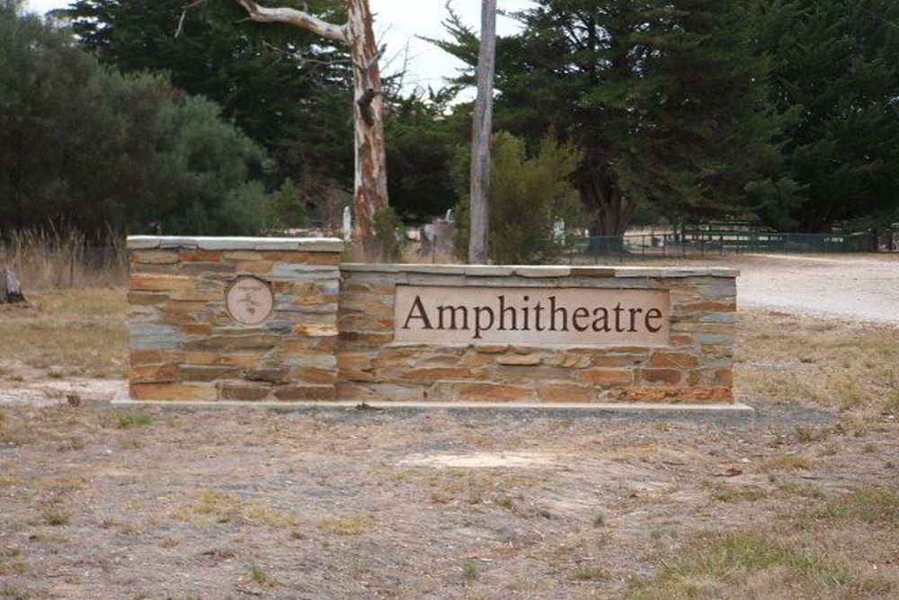 Commonwealth War Graves Amphitheatre Public Cemetery