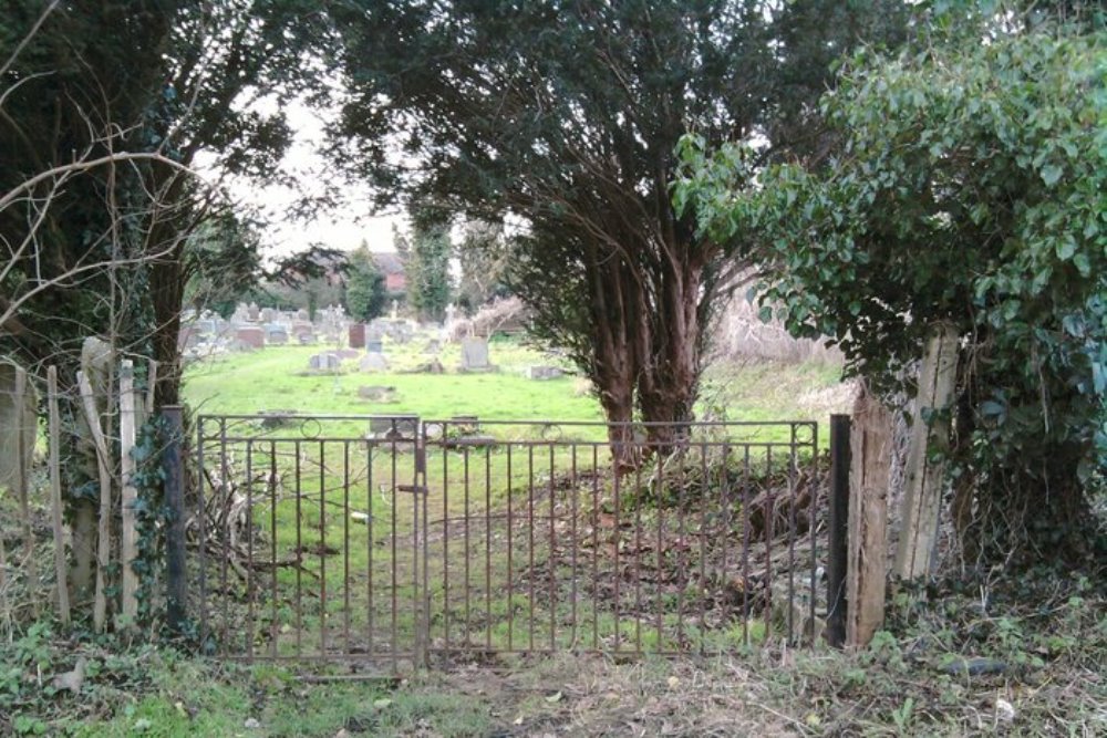 Commonwealth War Graves St. James the Less Churchyard Extension