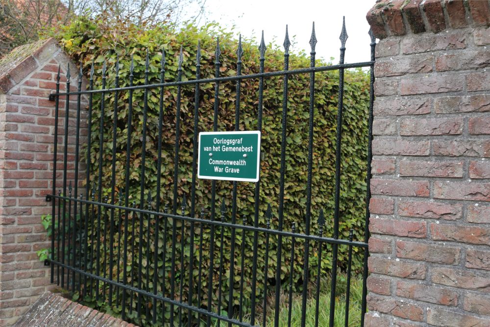 Oorlogsgraf van het Gemenebest Rooms Katholieke Begraafplaats Oud-Empel #5