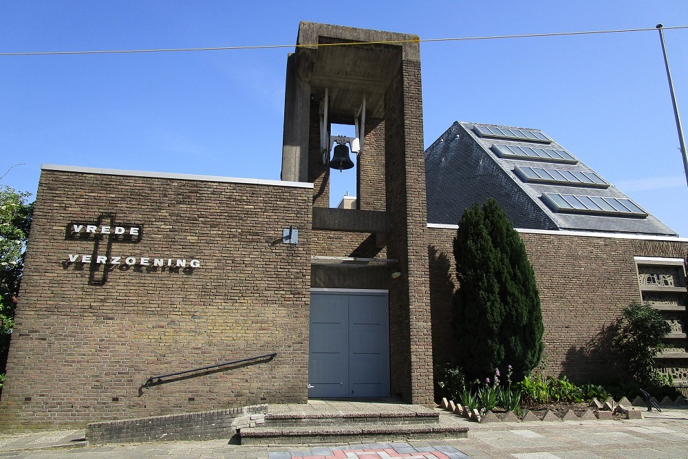 Oorlogsmonument Kerk 'Vrede en Verzoening' #1