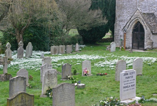 Commonwealth War Graves St Mary Magdalene Churchyard