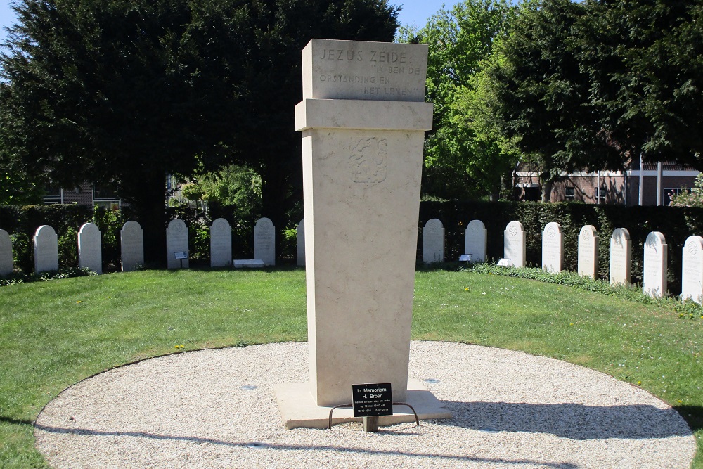 Oorlogsmonument Nederlands Hervormde Kerk Valkenburg #2