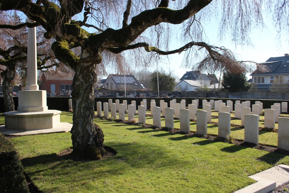 Commonwealth War Graves Florennes #2