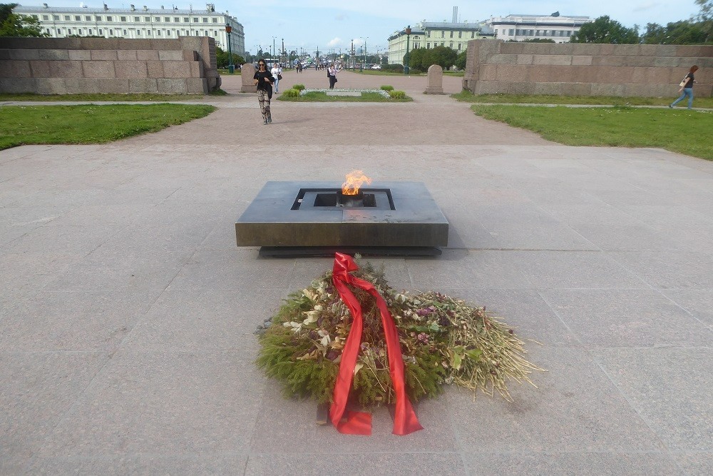Monument Voor De Strijders Van De Revolutie St. Petersburg #2