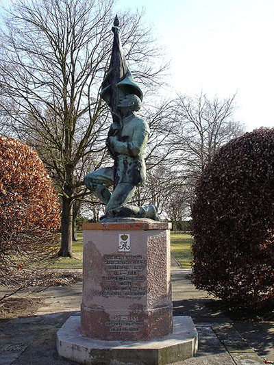 Monument Kaiser Alexander Garde-Grenadier-Regiment Nr. 1 #1