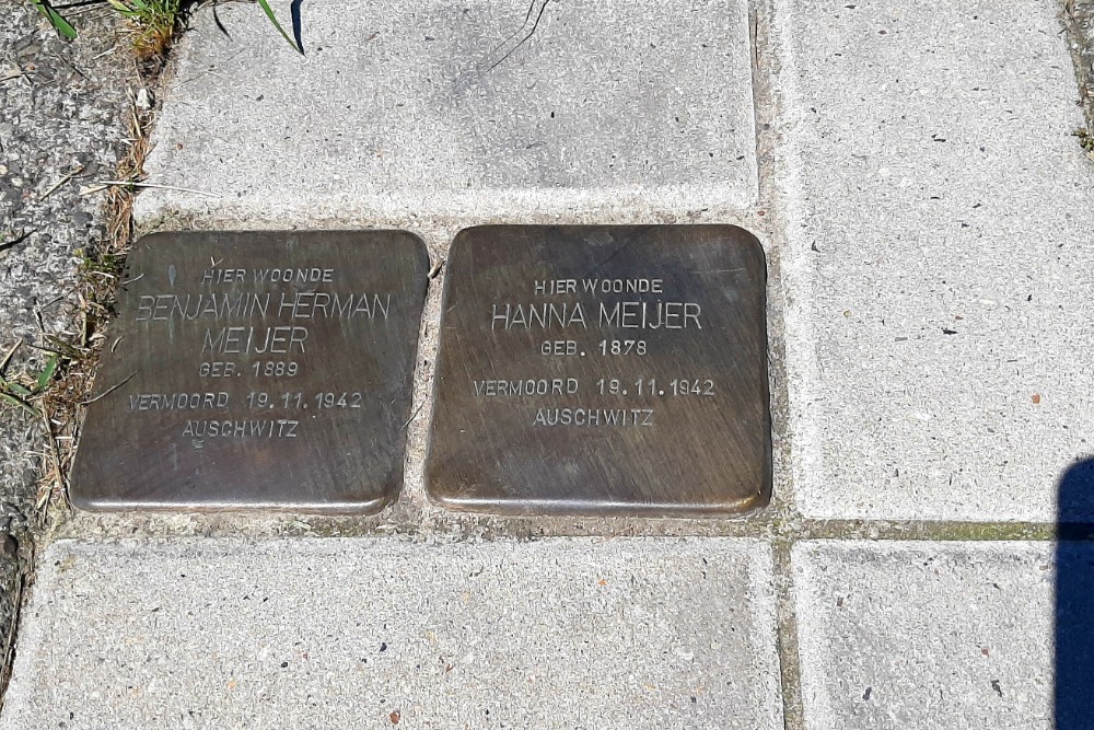 Stolpersteine Ringdijk / Maasplein #1