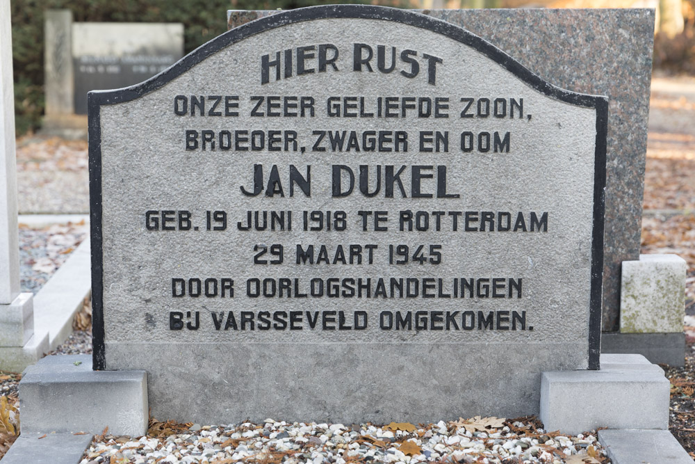 Dutch War Graves General Cemetery Varsseveld #1