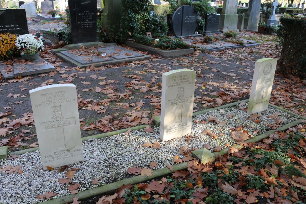 Commonwealth War Graves Roman Catholic Churchyard Oisterwijk #5