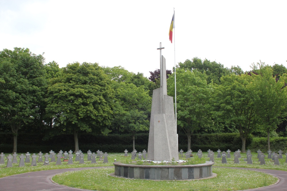 Oorlogsmonument Begraafplaats Gistel #1