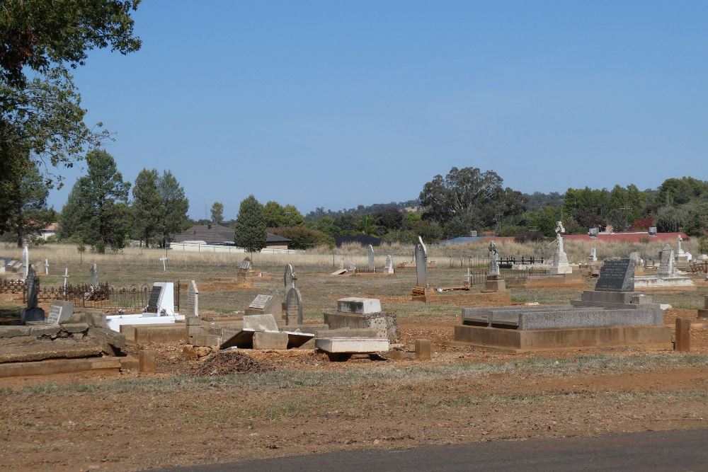 Commonwealth War Graves Parkes General Cemetery