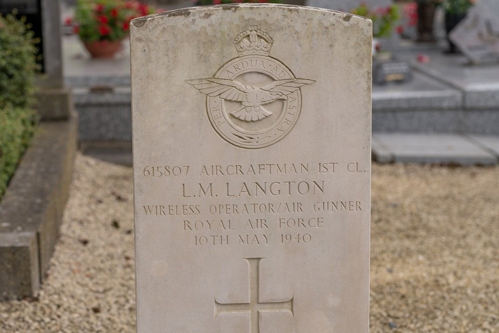 Commonwealth War Graves Communal Cemetery Lamadelaine #1