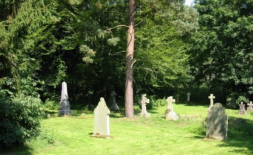 Commonwealth War Graves St Andrew Churchyard