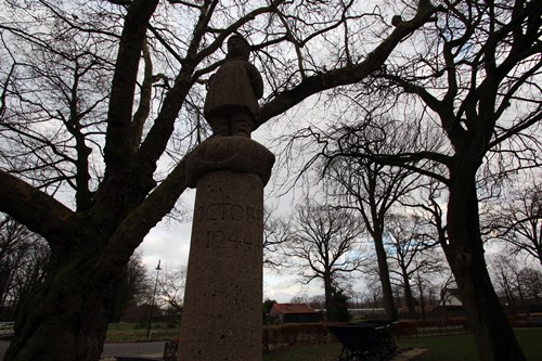 Oorlogsmonument Helenaveen #2