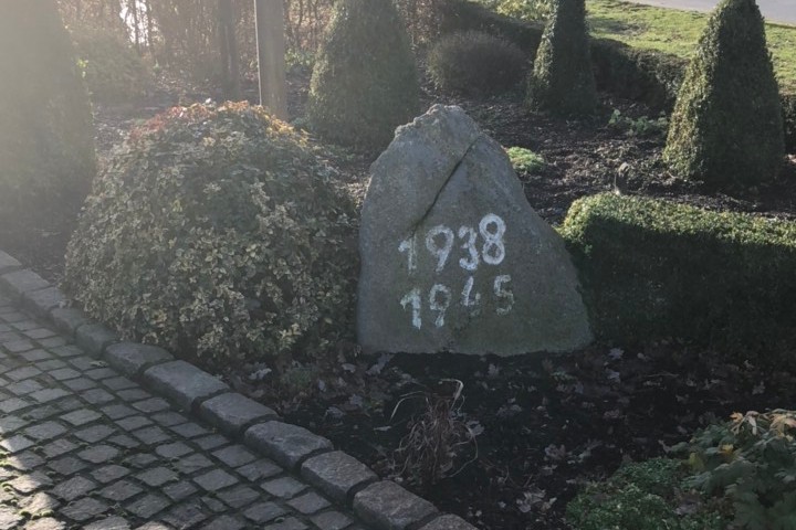 War monument Gronau #4