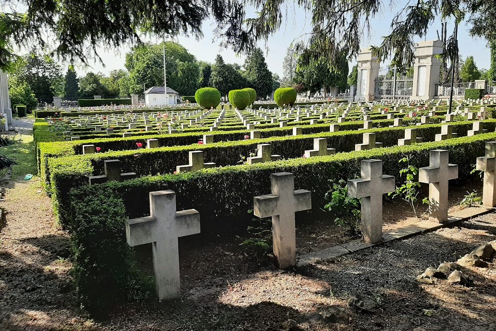 Italian War Cemetery Belgrade #2