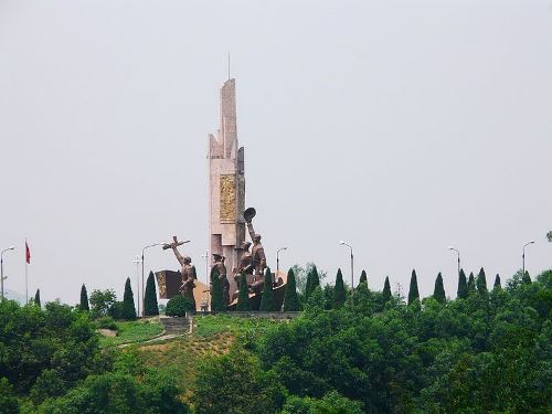Monument Overwinning van Noord-Vietnam Song Lo #1