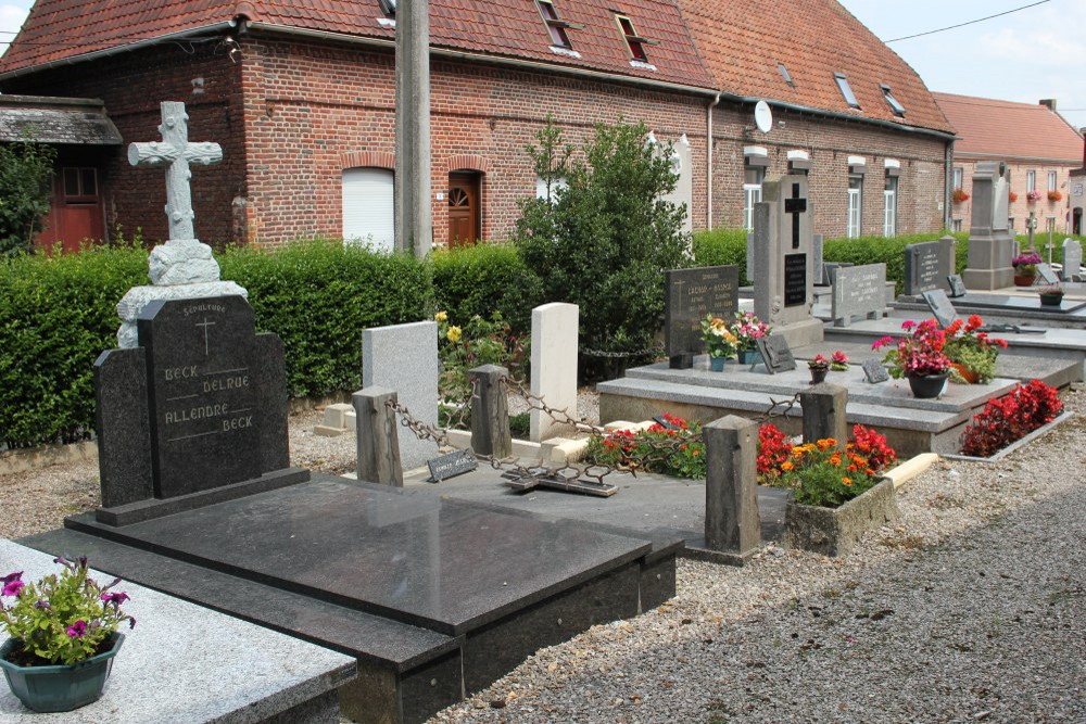 Commonwealth War Grave Thiennes #1