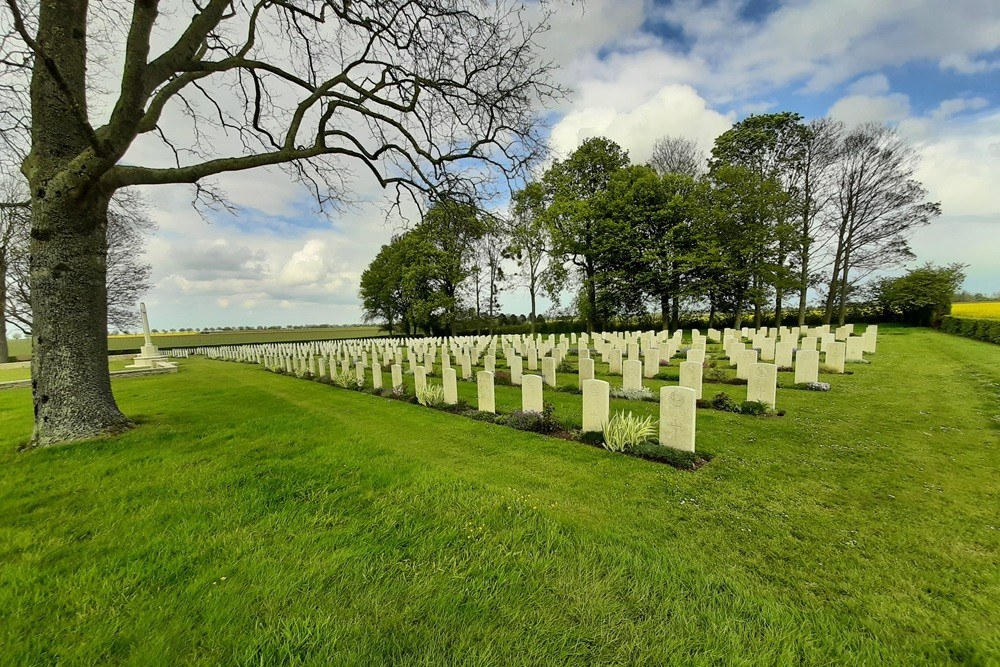 Commonwealth War Cemetery Fontenay-le-Pesnel #4