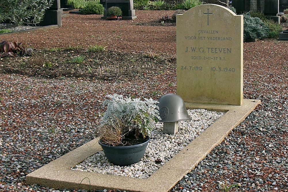 Dutch War Grave Roman Catholic Cemetery Buchten #4